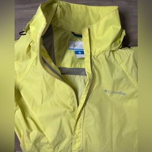 Columbia Light Weight Rain Jacket